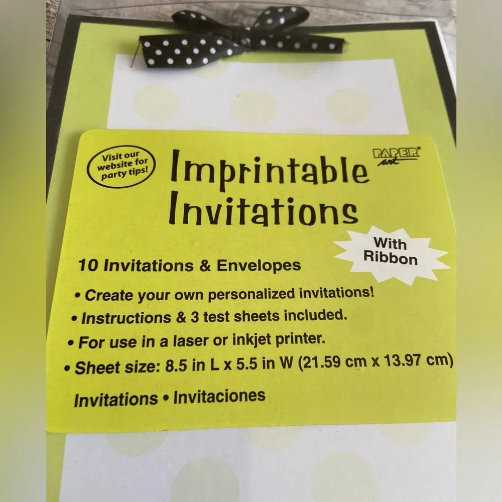 NEW in box. Box of 10 printable invitations + 10 envelopes.